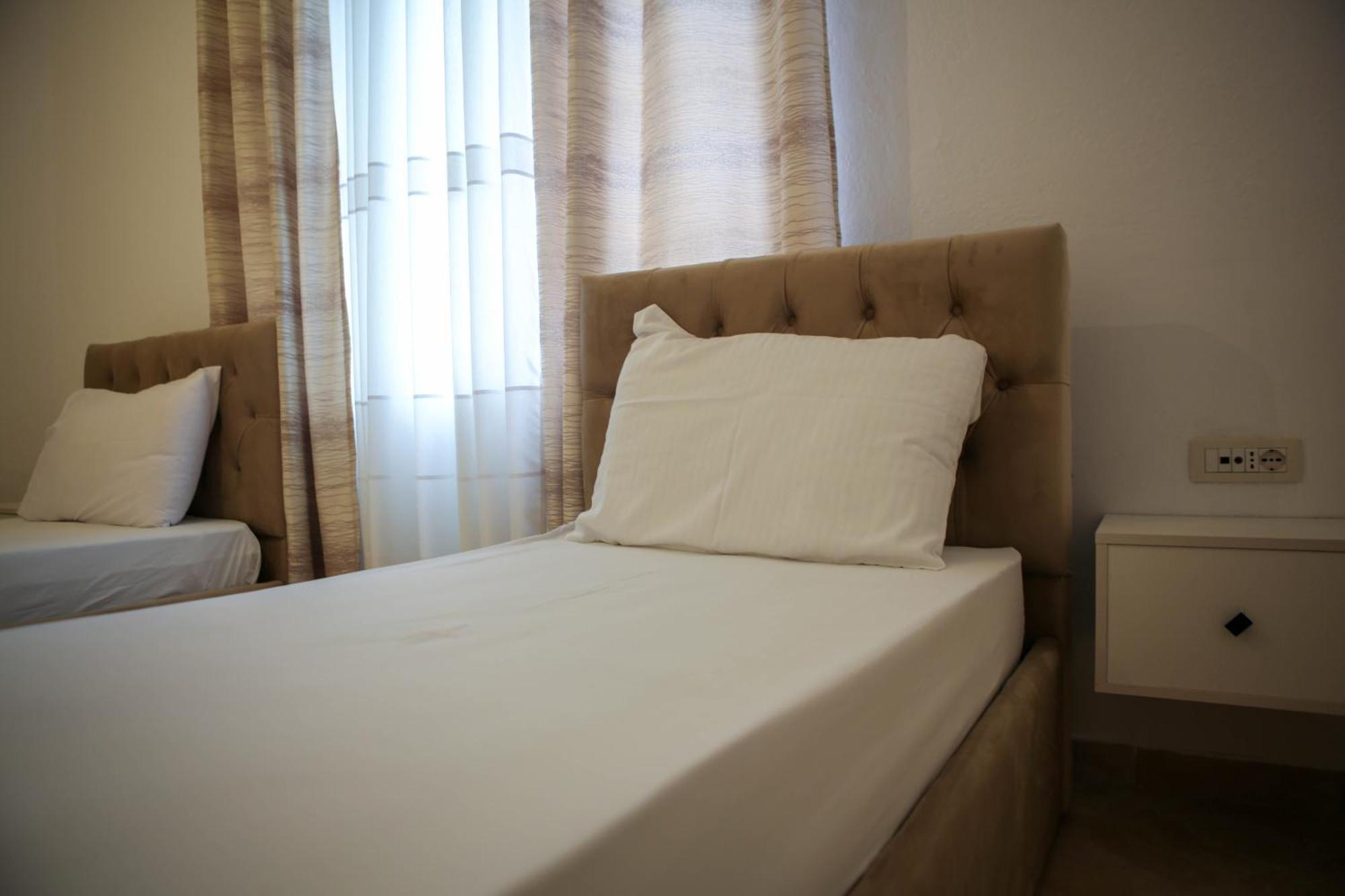 Apartment Jani Sarandë Esterno foto