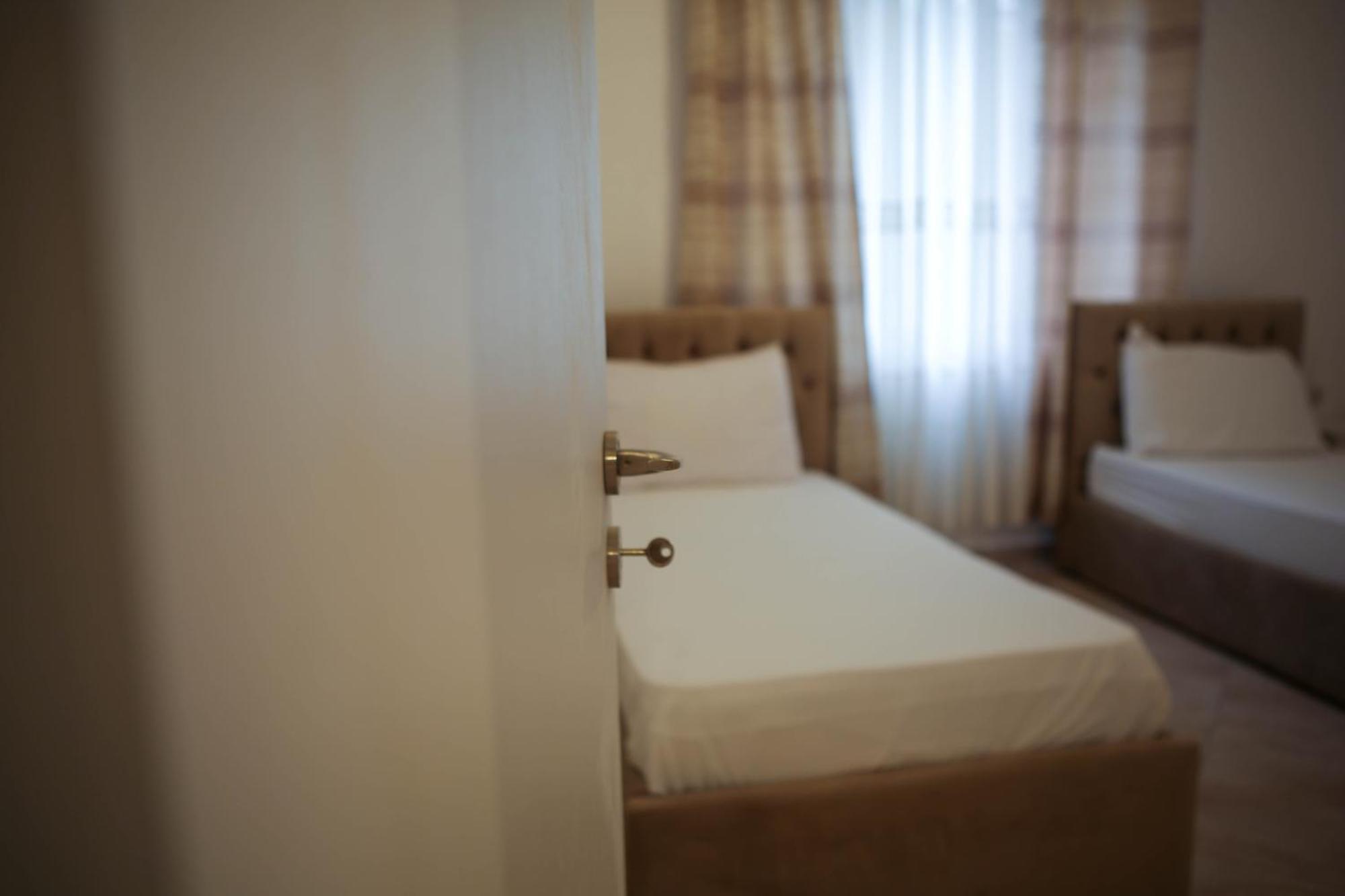 Apartment Jani Sarandë Esterno foto